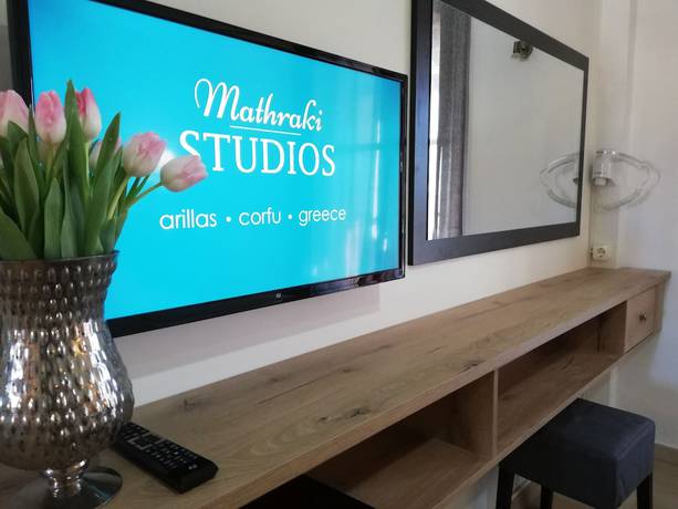 Imagen de la habitación del Hotel The Mathraki Studios Adult Only. Foto 12