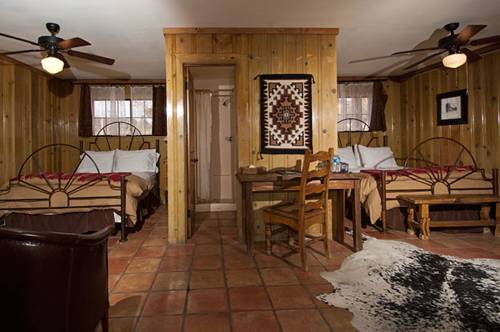 Imagen de la habitación del Hotel The Maverick Inn. Foto 8