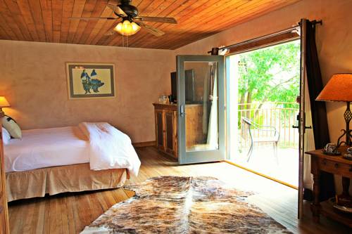 Imagen de la habitación del Hotel The Maverick Inn. Foto 13