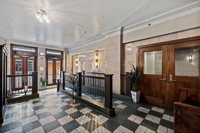 Imagen de los interiores del Hotel The Maverick Powered By Placemakr. Foto 19