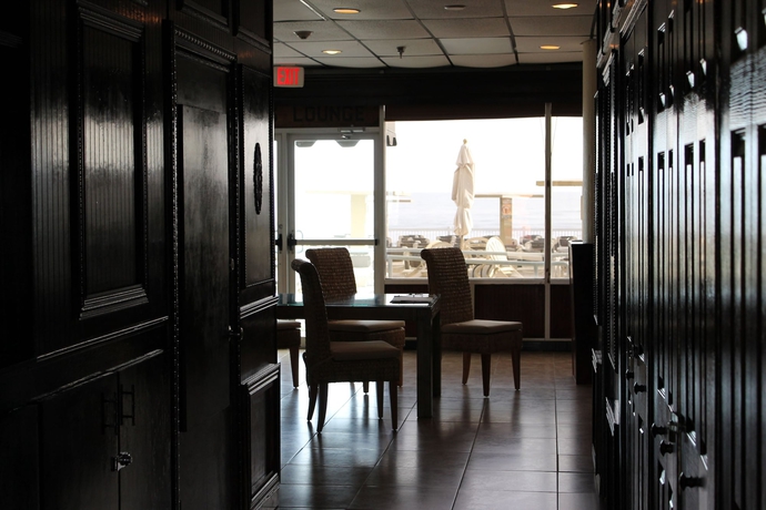 Imagen de los interiores del Hotel The Maverick Resort. Foto 15