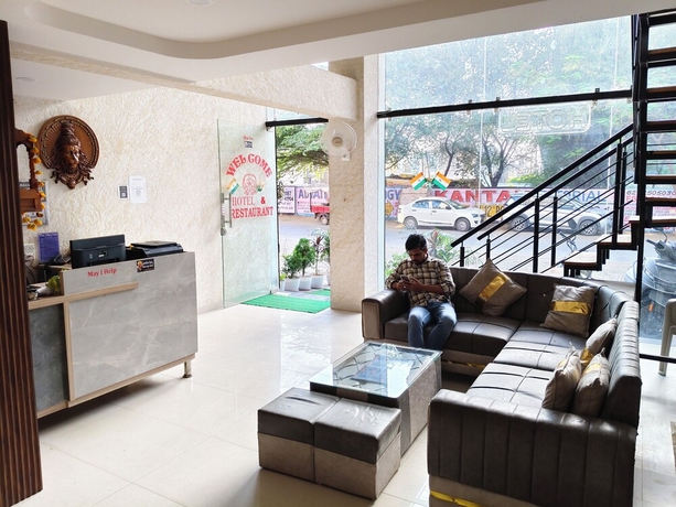 Imagen de los interiores del Hotel The Mayfair, Indore. Foto 16