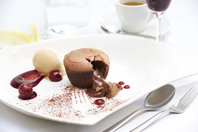 Imagen del bar/restaurante del Hotel The Mayfair Townhouse. Foto 4