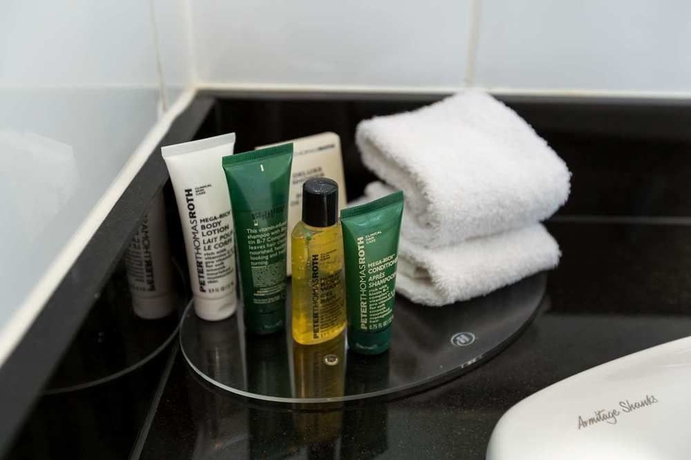 Imagen de la habitación del Hotel The Mayfair Townhouse. Foto 10