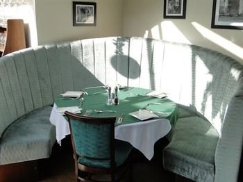 Imagen del bar/restaurante del Hotel The Maypole At Wellows. Foto 3