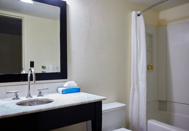 Imagen de la habitación del Hotel The Mclure And Conference Center. Foto 19