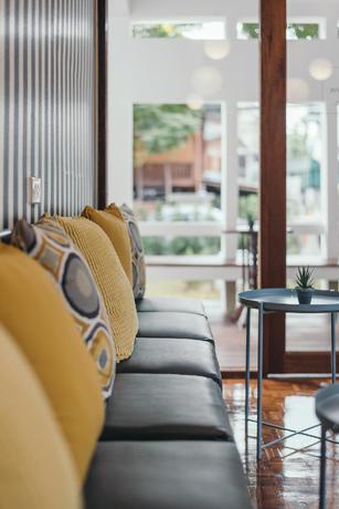 Imagen de los interiores del Hotel The Mellow Pillow At Chiang Mai Gate. Foto 6