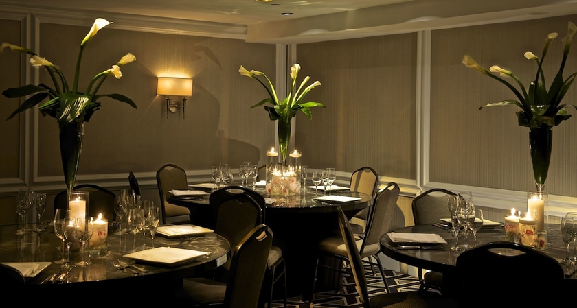 Imagen del bar/restaurante del Hotel The Melrose Georgetown. Foto 4
