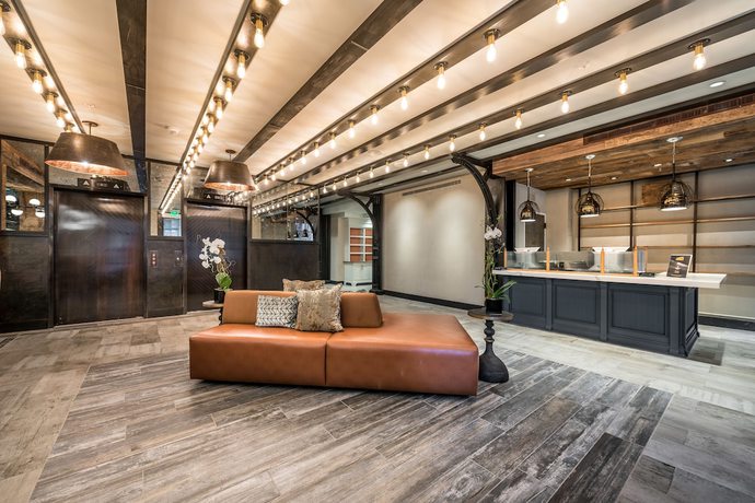 Imagen del bar/restaurante del Hotel The Mercantile New Orleans. Foto 2