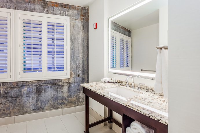 Imagen de la habitación del Hotel The Mercantile New Orleans. Foto 6