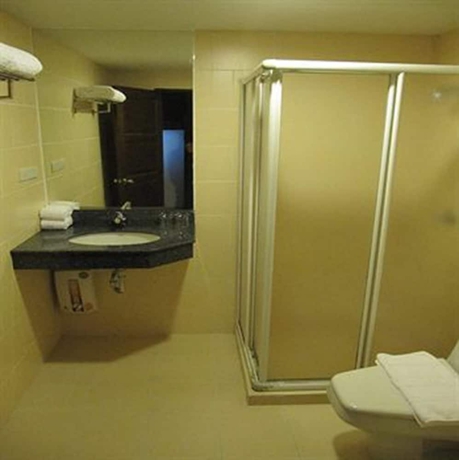 Imagen de la habitación del Hotel The Mercer Sukhumvit 4, Bangkok. Foto 11