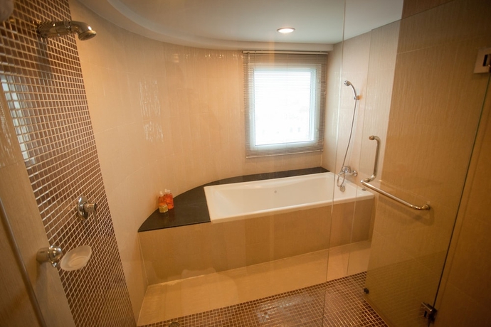 Imagen de la habitación del Hotel The Mercer Sukhumvit 4, Bangkok. Foto 13
