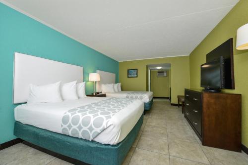 Imagen de la habitación del Hotel The Mermaid Inn, Myrtle Beach. Foto 9