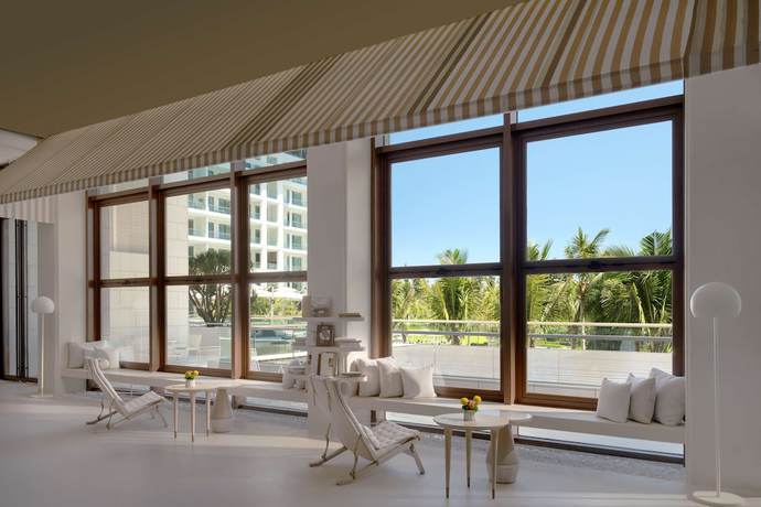 Imagen de los interiores del Hotel The Mermoon Resort Hainan Tufu Bay, Tapestry By Hilton. Foto 14