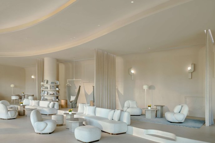 Imagen de los interiores del Hotel The Mermoon Resort Hainan Tufu Bay, Tapestry By Hilton. Foto 16