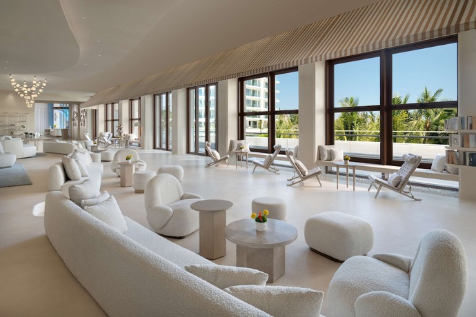 Imagen de los interiores del Hotel The Mermoon Resort Hainan Tufu Bay, Tapestry By Hilton. Foto 17