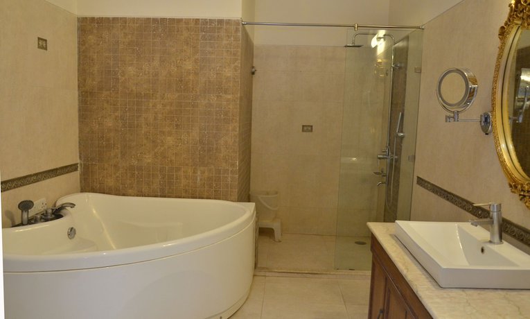 Imagen de la habitación del Hotel The Merwara Palace. Foto 9