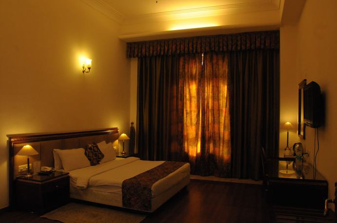 Imagen de la habitación del Hotel The Merwara Palace. Foto 17