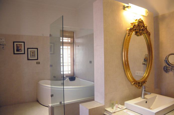 Imagen de la habitación del Hotel The Merwara Palace. Foto 18