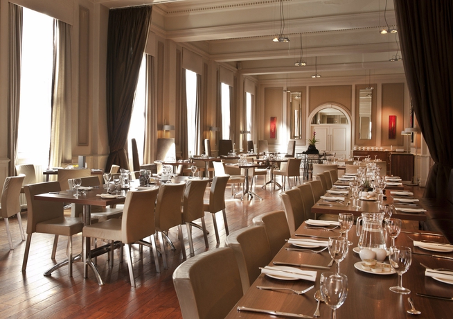 Imagen del bar/restaurante del Hotel The Met. Foto 3