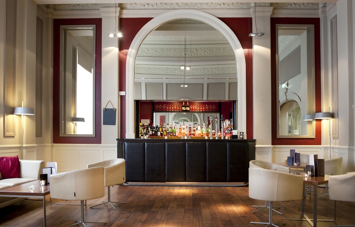 Imagen de los interiores del Hotel The Met. Foto 10