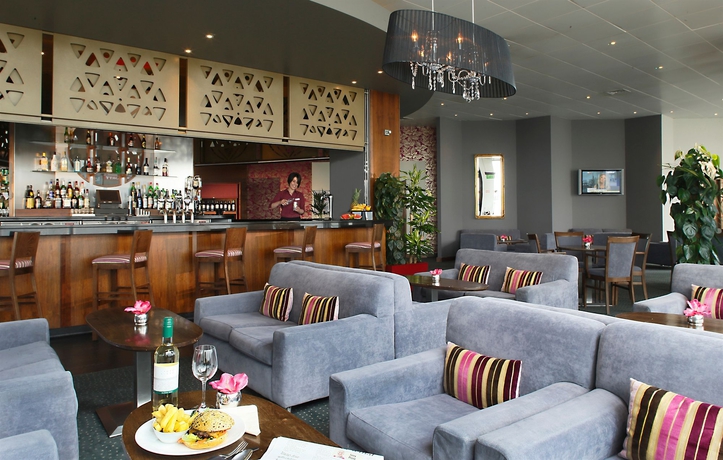 Imagen de los interiores del Hotel The Metro Dublin Airport. Foto 7