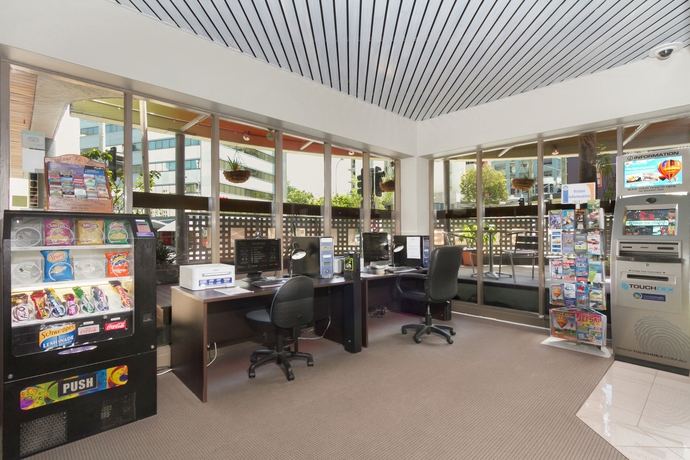 Imagen de los interiores del Hotel The Metropolitan Spring Hill. Foto 11