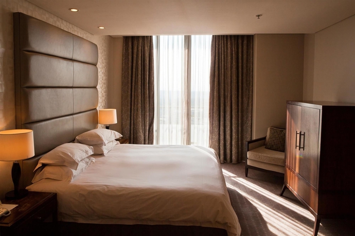 Imagen de la habitación del Hotel The Michelangelo Towers. Foto 8