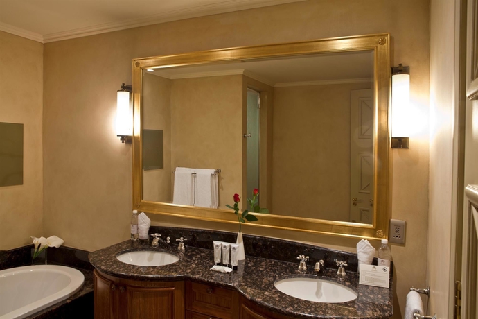 Imagen de la habitación del Hotel The Michelangelo Towers. Foto 13