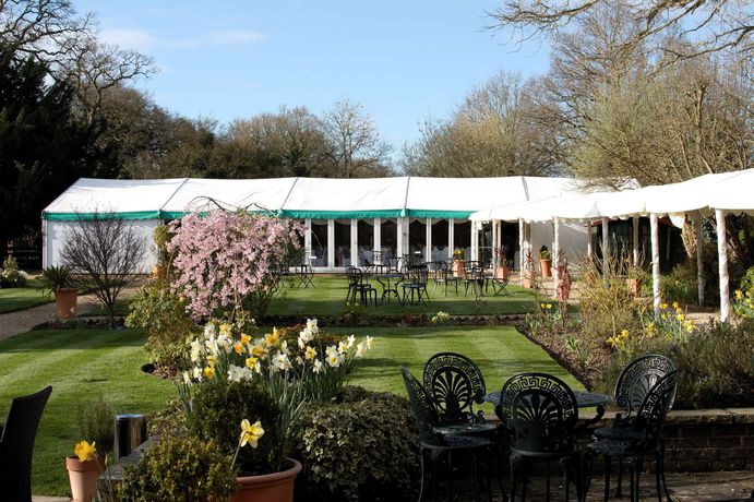 Imagen de los exteriores del Hotel The Mill House, Reading. Foto 13