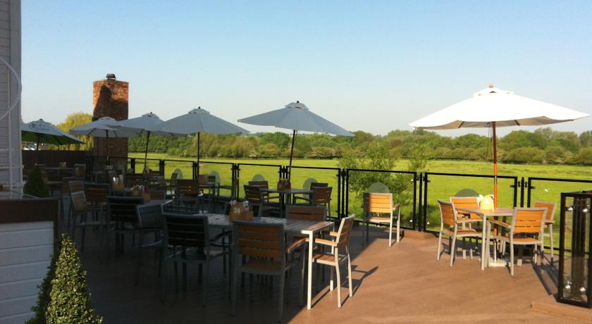 Imagen del bar/restaurante del Hotel The Mill, Sudbury. Foto 2