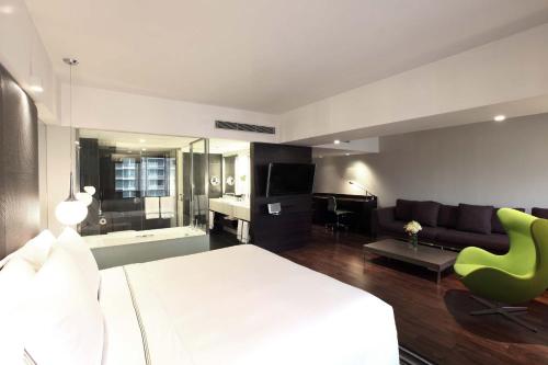 Imagen de la habitación del Hotel The Mira Hong Kong. Foto 9