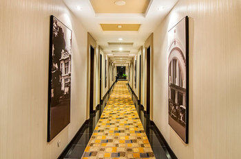 Imagen de los interiores del Hotel The Mirah Bogor. Foto 14