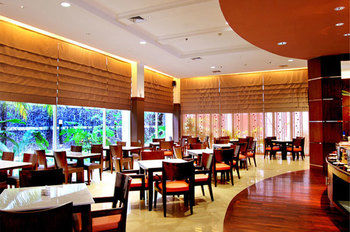 Imagen de la habitación del Hotel The Mirah Bogor. Foto 10