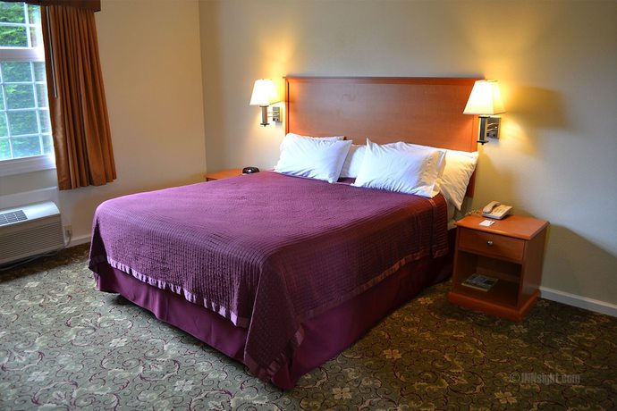 Imagen de la habitación del Hotel The Miramar Inn and Suites. Foto 13