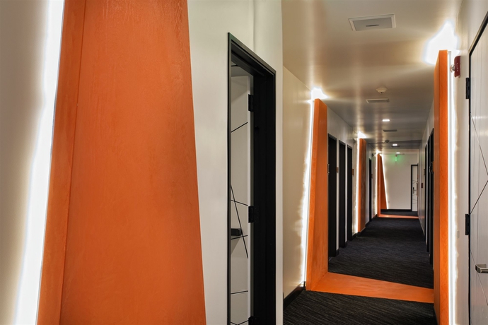 Imagen de los interiores del Hotel The Moment. Foto 10