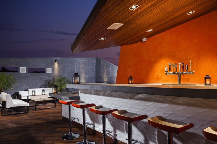 Imagen de los interiores del Hotel The Moment. Foto 15