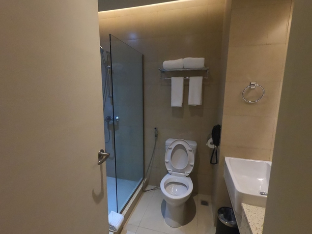 Imagen de la habitación del Hotel The Monarch, Dagupan. Foto 8