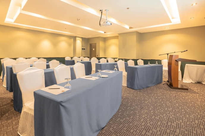 Imagen de los interiores del Hotel The Monarch, Dagupan. Foto 13