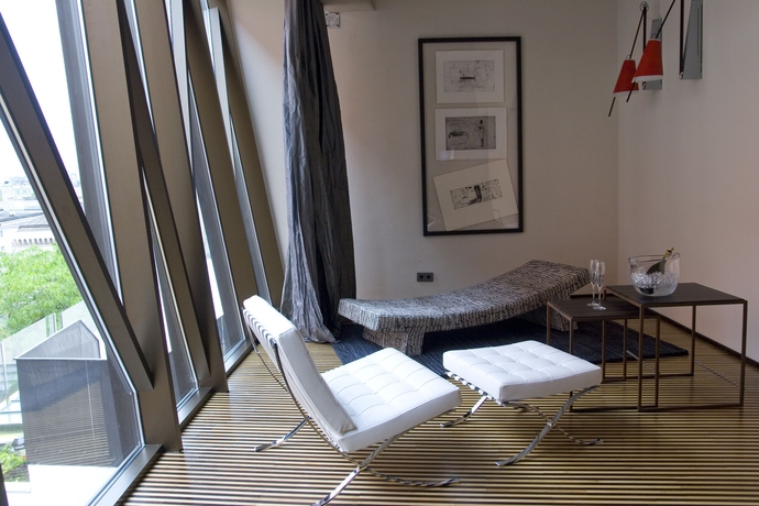 Imagen de los interiores del Hotel The Monopol. Foto 15