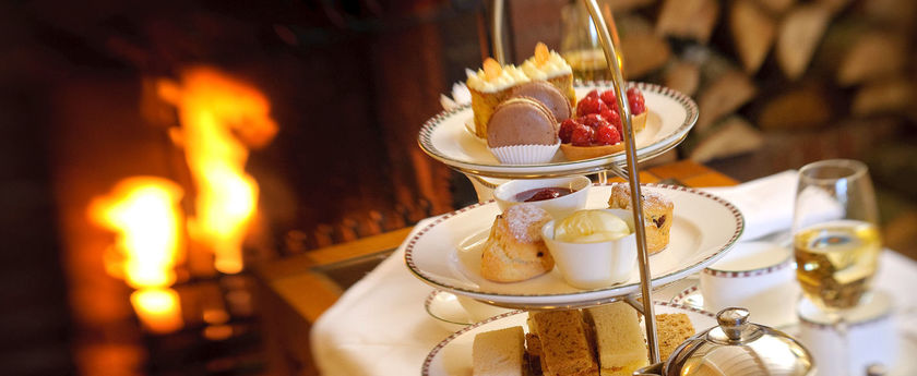 Imagen del bar/restaurante del Hotel The Montagu Arms. Foto 3