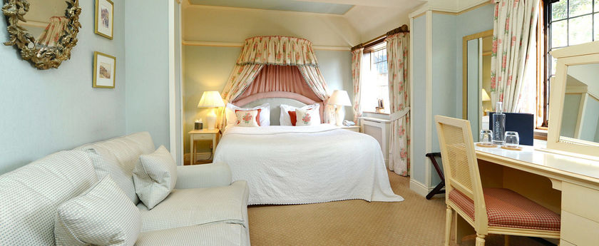 Imagen de los exteriores del Hotel The Montagu Arms. Foto 13