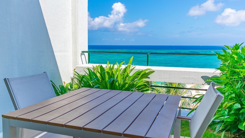 Imagen de la habitación del Hotel The Moon Beach Museum Resort. Foto 5