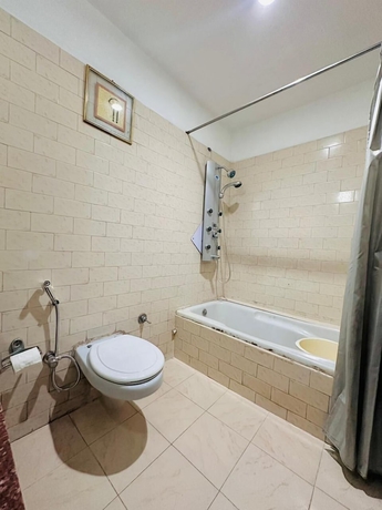 Imagen de los interiores del Hotel The Morni Resort. Foto 5