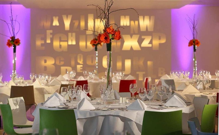 Imagen de los interiores del Hotel The Morrison Dublin, Curio Collection By Hilton. Foto 10