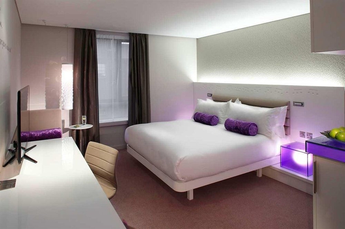 Imagen de la habitación del Hotel The Morrison Dublin, Curio Collection By Hilton. Foto 7