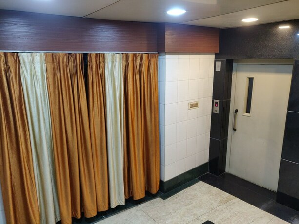 Imagen de los interiores del Hotel The Mount Regency. Foto 28