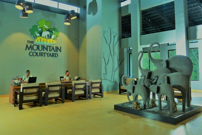 Imagen de los interiores del Hotel The Mountain Courtyard Thekady. Foto 37
