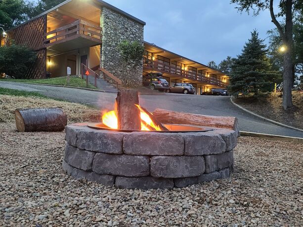 Imagen general del Hotel The Mountaineer Inn. Foto 7