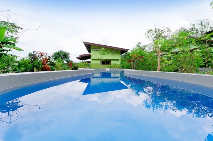 Imagen de la piscina del Hotel The Mouth Resort. Foto 16